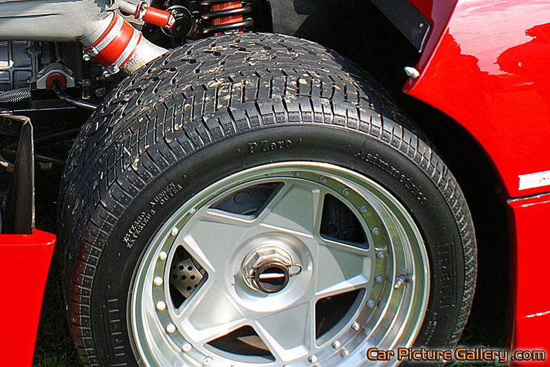 1991 Ferrari F40 Rear Tire