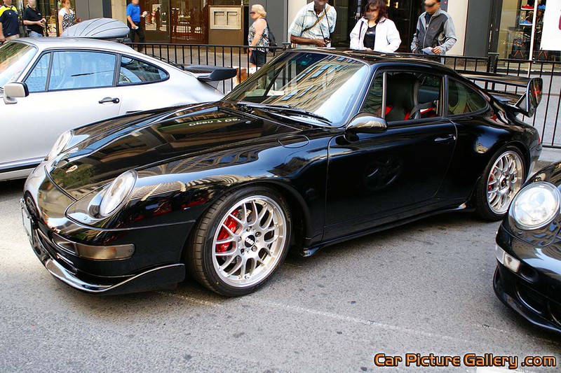 Picture of a 1995 Porsche 911