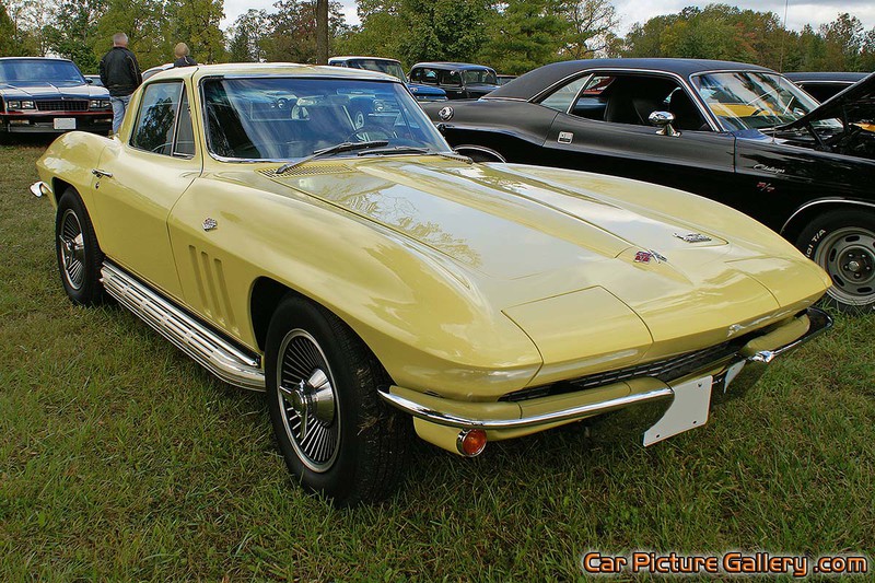 Picture of a 1965 Corvette Coupe