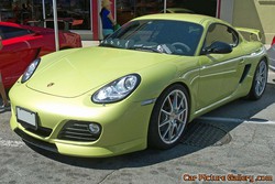 Porsche Cayman R Pictures